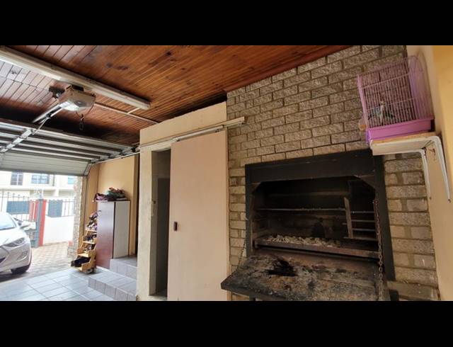 6 BEDROOM HOUSE FOR SALE IN RYLANDS